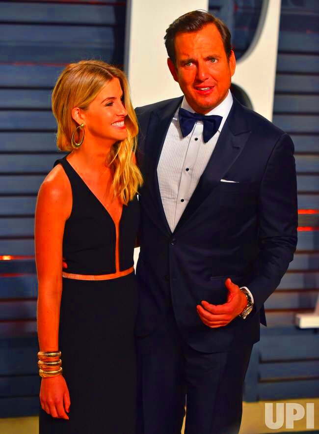 Photo Will Arnett and Elizabeth Law arrive for the Vanity Fair Oscar